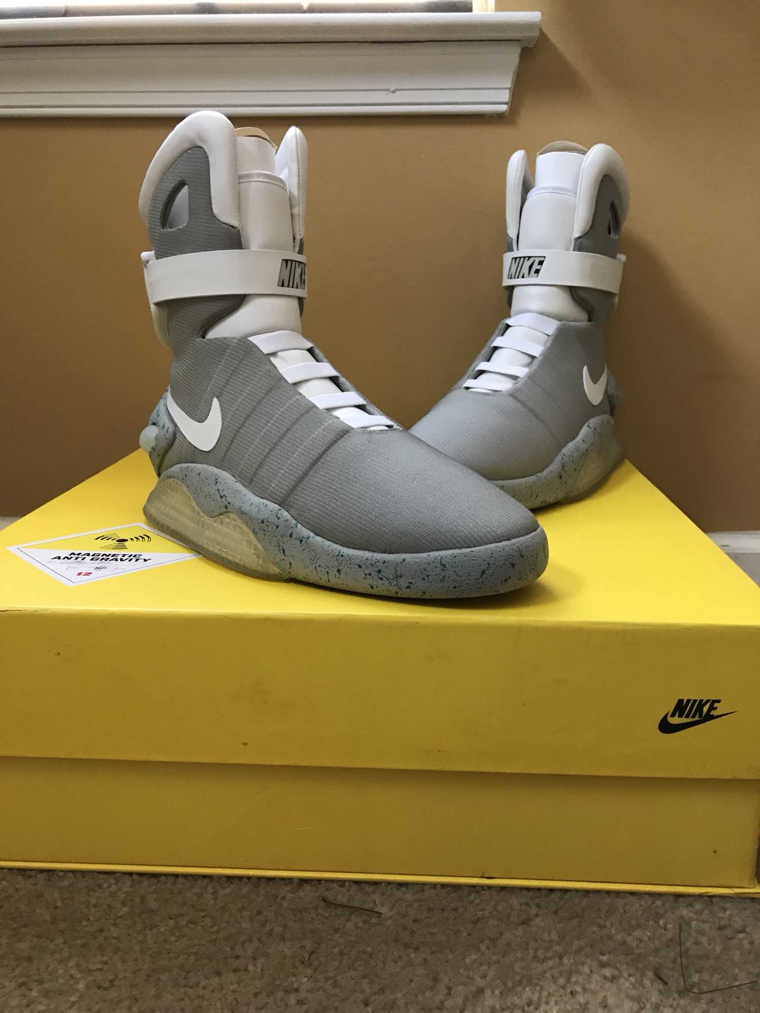 nike mag reps