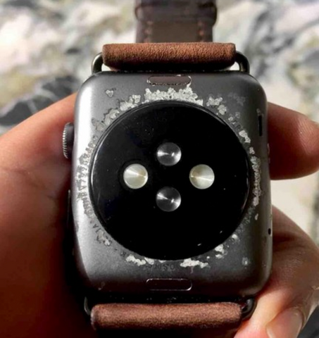 42 毫米鋁製 Apple Watch 有汗水損壞和腐蝕