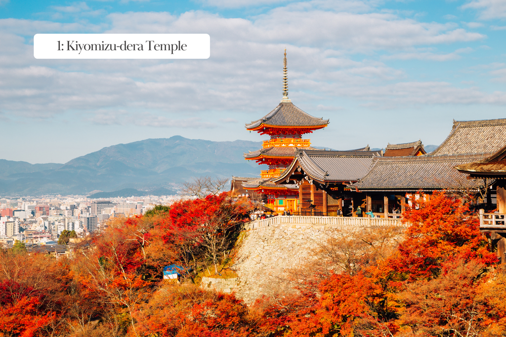 Kiyomizu-Tempel im Herbst