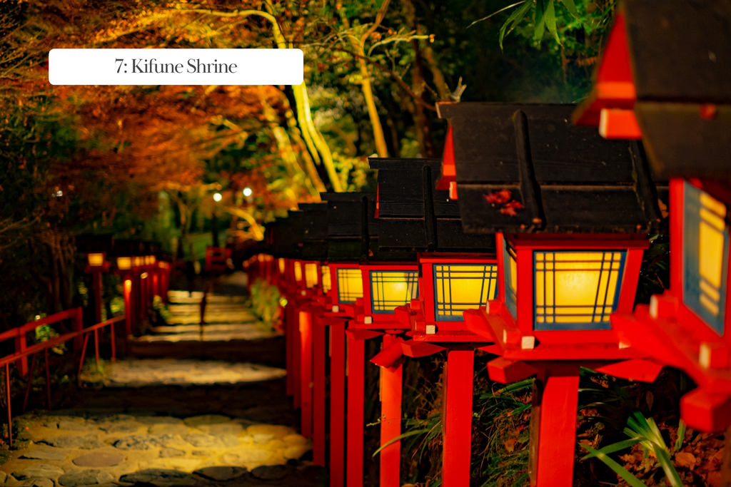 Santuario Kifune en otoño