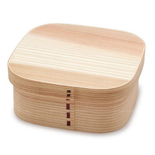 Wappa Bento, Japanese Lunch Box made with Round shaped Wooden Plate,  Shinoda-maki Stock Photo - Alamy