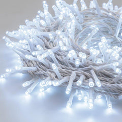 Catena luminosa di luci natalizie a LED con filo bianco