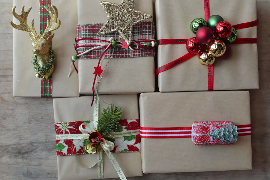 Pacchetti regalo natalizi: idee semplici ma d'effetto – BIA Home