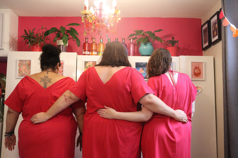 the backs of fat babes wearing lipstick pink