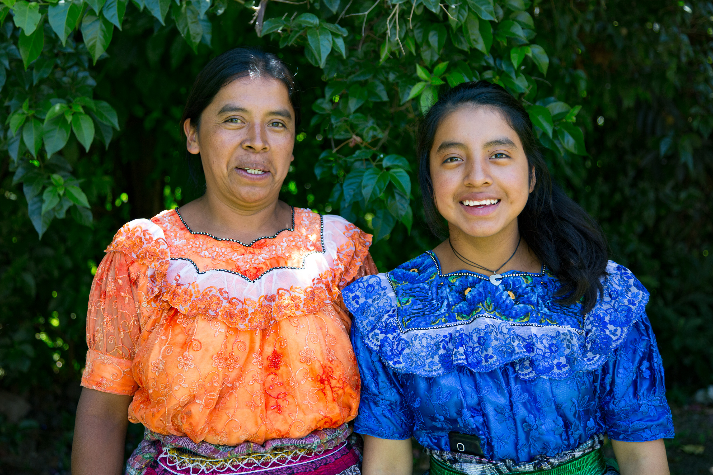 Mayan mother and daughter in Pana
