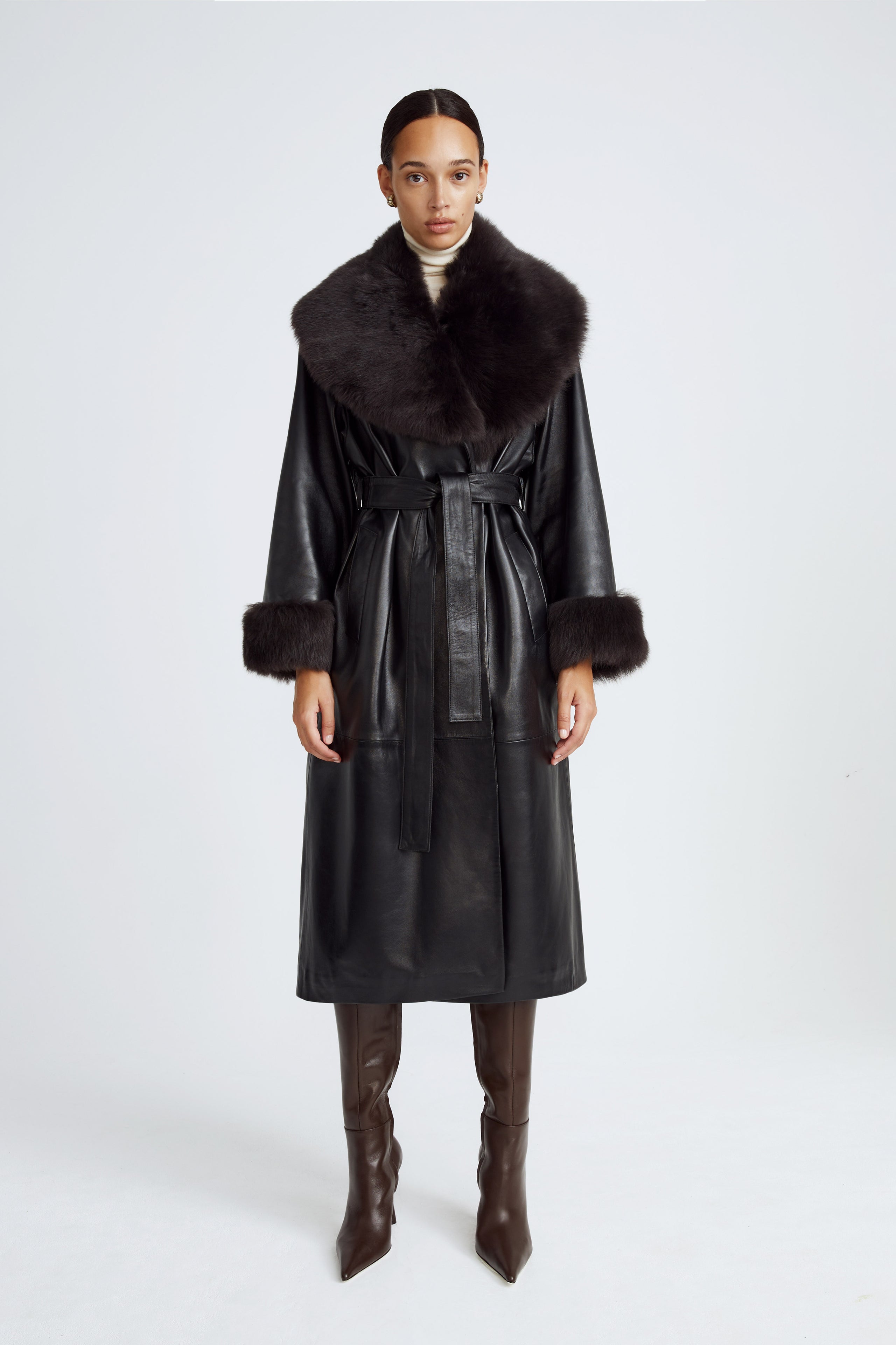 Model is wearing the Freja Black Espresso Luxurious Leather Trench Front