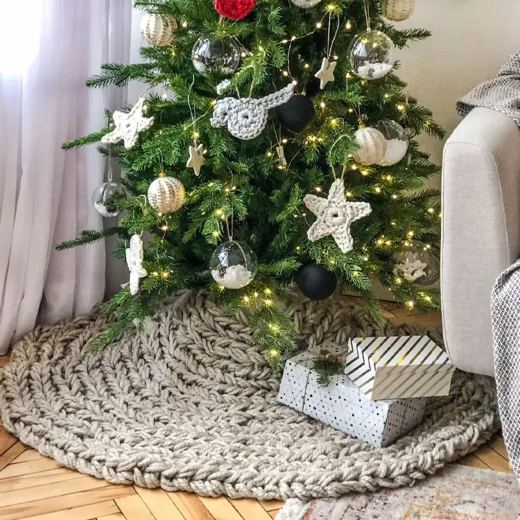 Champagne Knitted Christmas Tree Skirt