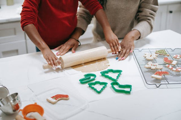 10 Unique Holiday Activities for Kids That Parents Enjoy Too
