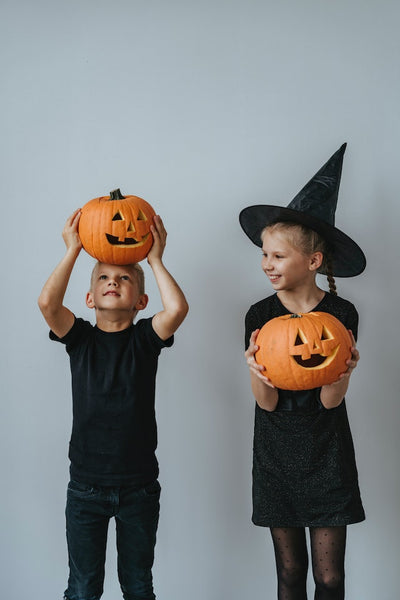 18 of the Best Halloween Safety Tips for Parents & Kids