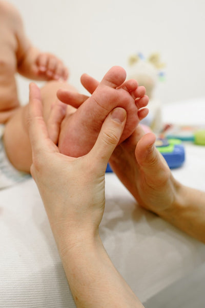 8 Fascinating Reflexes to Look for in Your Newborn