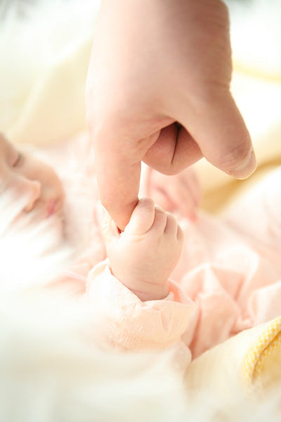 8 Fascinating Reflexes to Look for in Your Newborn