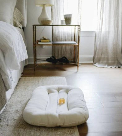 A Soothing Extra Hand: the Snuggle Me Organic Bare Lounger