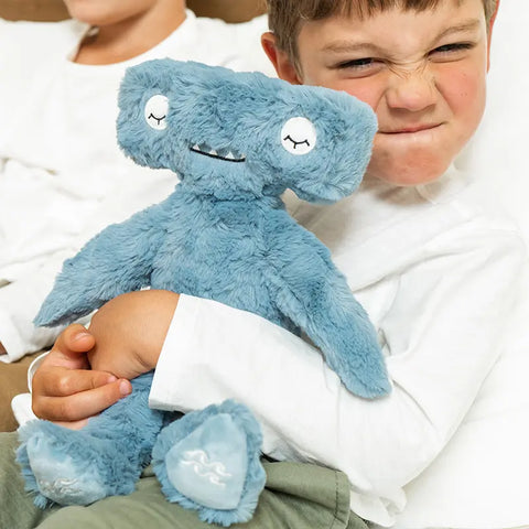 Perfect for play and hugs, with stuffed arms and legs that 3+ little ones can grab onto. Slumberkins Pacific Hammerhead Kin, Conflict Resolution, Blue -ANB Baby