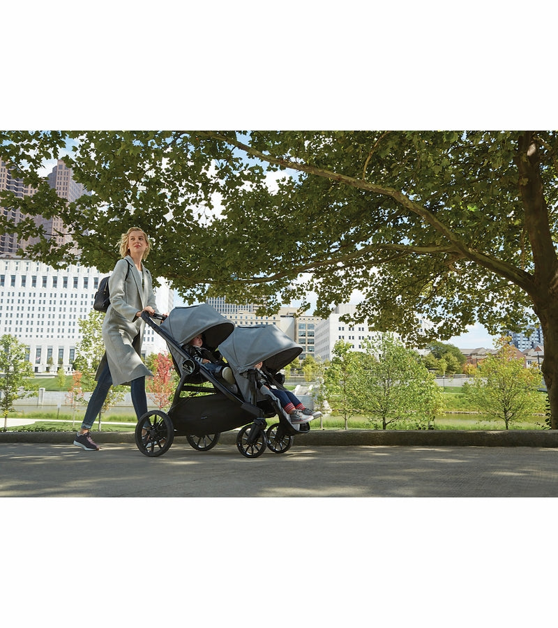 The Stroller That Grows With Your Family