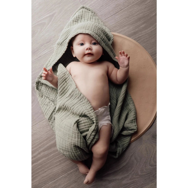 Why You Need a Hooded Baby Towel (and 4 of Our Favorites!)