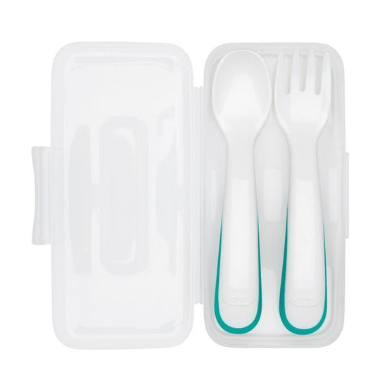 https://cdn.shopify.com/s/files/1/0030/3949/4244/products/oxo-tot-on-the-go-plastic-fork-and-spoon-set-with-travel-case-984194_550x825.jpg?v=1641431399