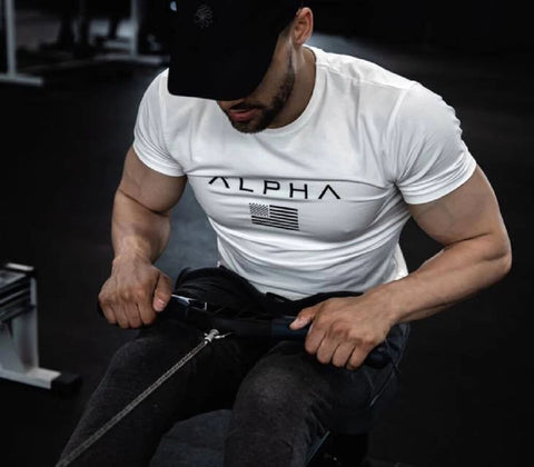 https://fitness-cardio-shop.com/collections/t-shirt-de-fitness-bodybuilding/products/tee-shirt-homme-haut-moulant-alpha-style-fitness-musculation-matiere-coton