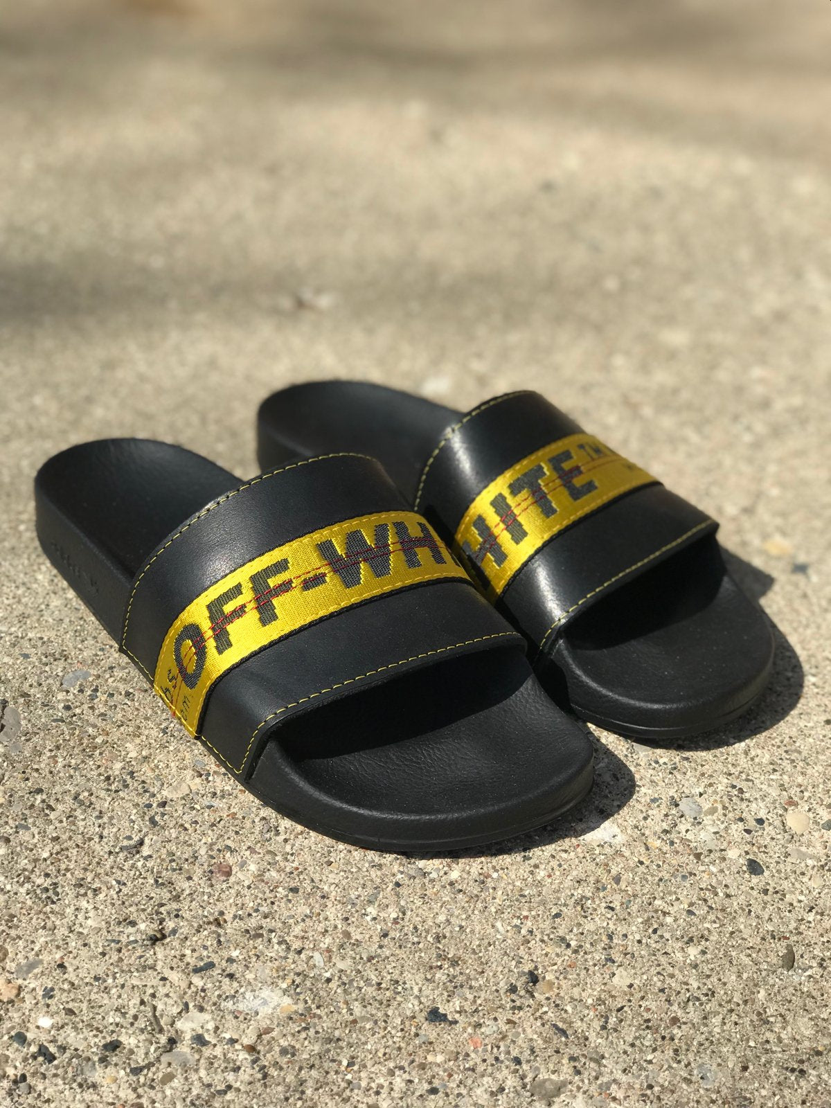 Havslug snyde At interagere Custom Black x Yellow OFF WHITE Slides – Detroit Customs