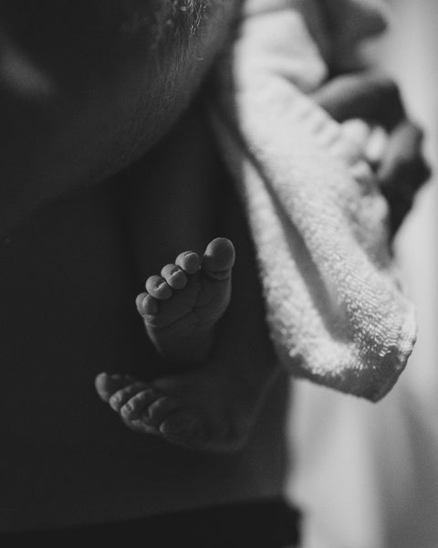 birth story newborn feet
