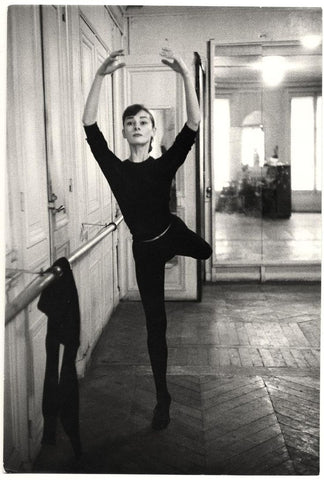 ballet Audrey hepburn as a ballet dancer 1940 1945 1950