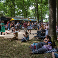 Zone de Woody Glade du Festival Vintage de Twinwood