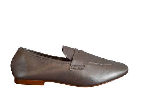 A Piedi Gloss Womens Loafers