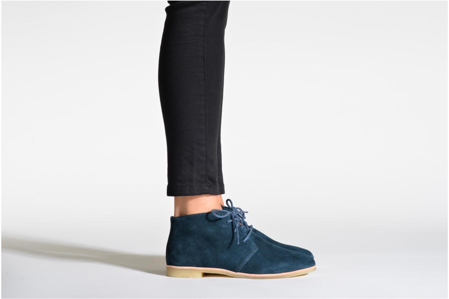 clarks phenia desert boot