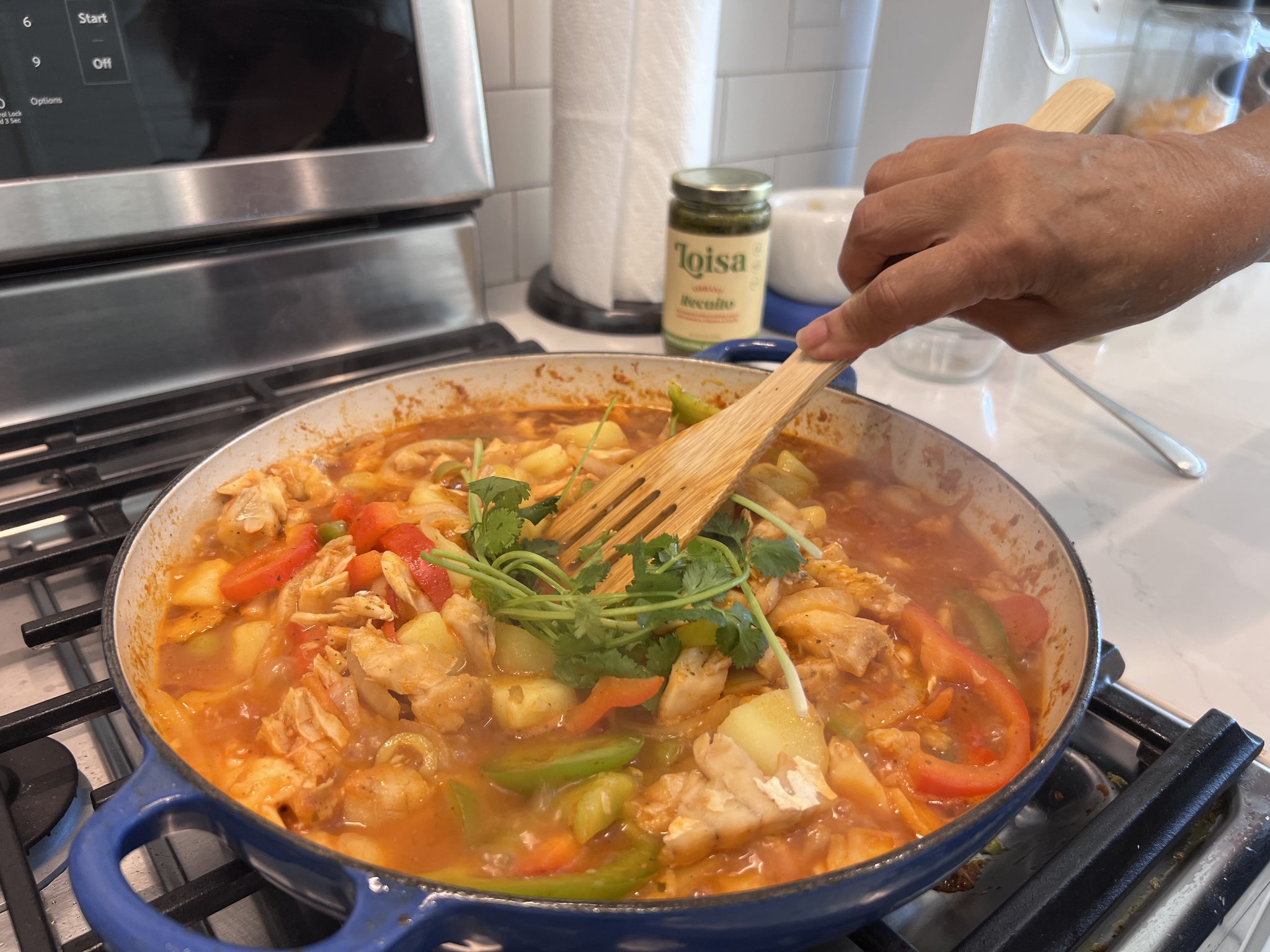 Making bacalao guisado