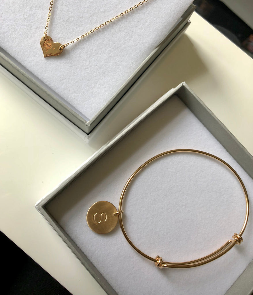 Gold Initial Charm Bracelet – Roxluna