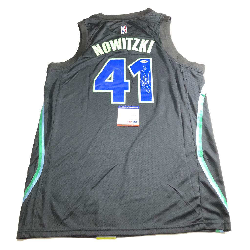 dirk nowitzki autographed jersey