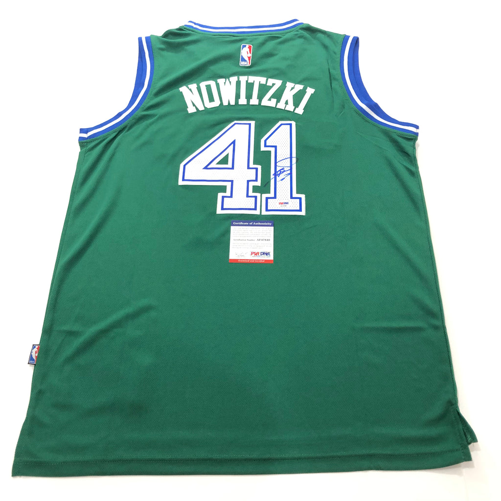 dirk nowitzki autographed jersey