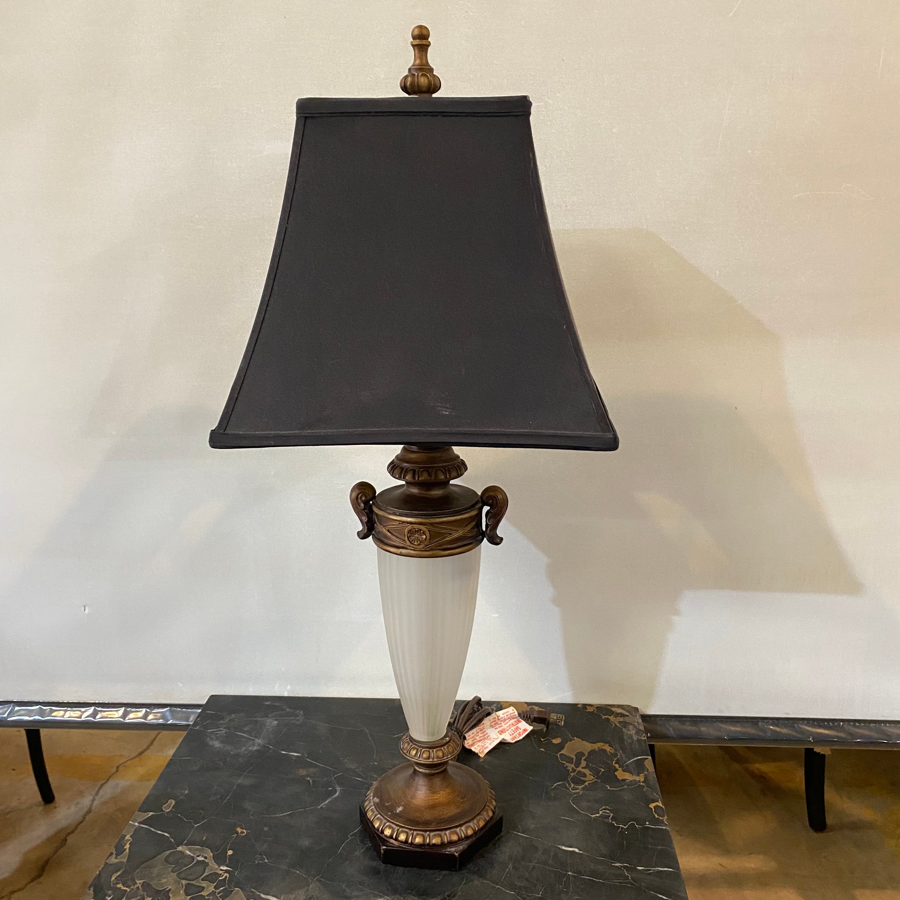 Neoclassical Style Table Lamp with Light-Up Body