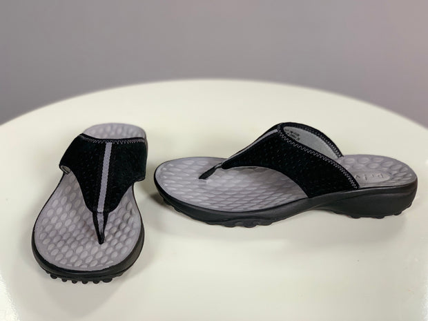 clarks privo flip flops