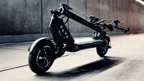 The dual motor Apollo Ghost speeds up inclines and carries riders up to 300 lbs