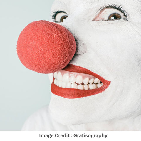 Gratisography WHITE FACE EASY CLOWN MAKEUP