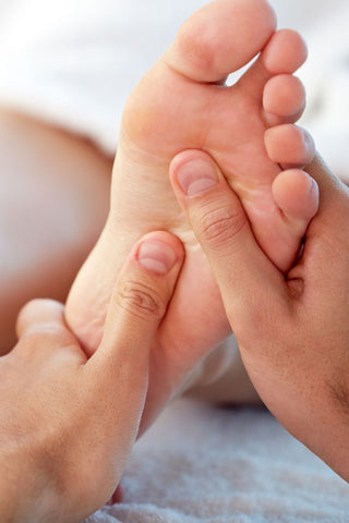 Foot massage while pregnant and areas to avoid