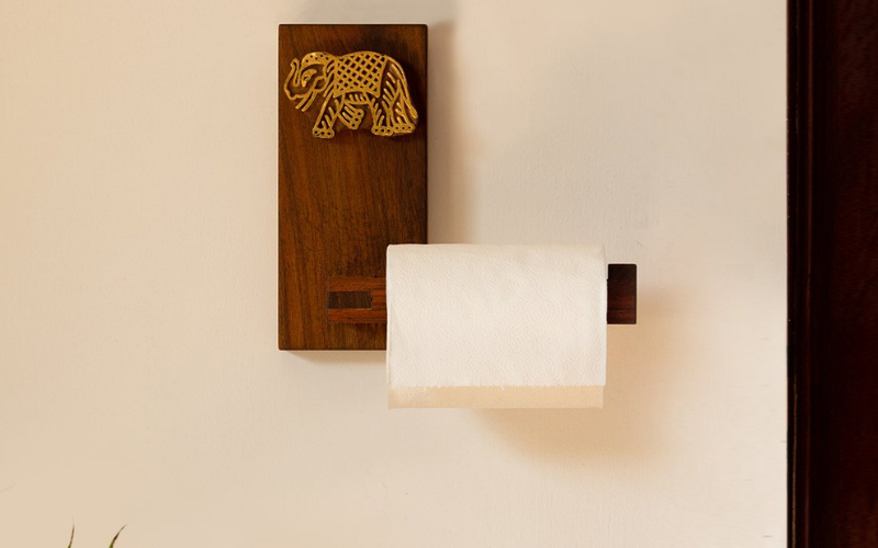 Choosing your toilet roll holder—10 things to consider