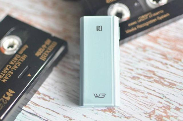 Review of Hiby W3 Headphone Bluetooth dongle Dac amplifier 3