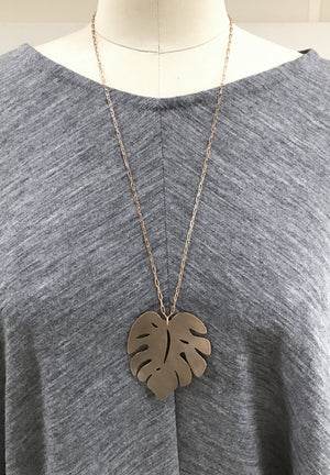 leaf pendant monstera