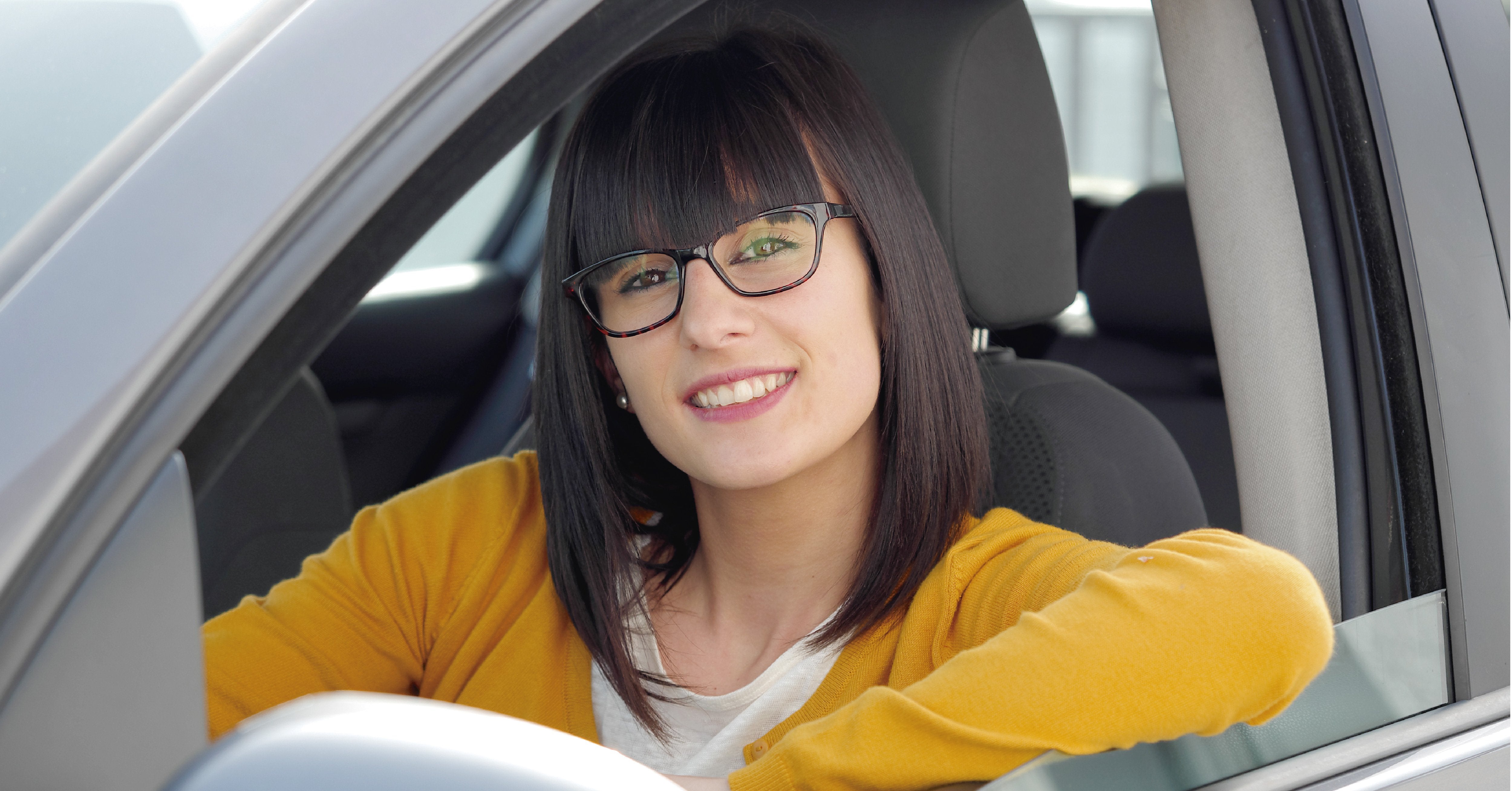 Atención! Pregunta: ¿Cómo deben ser las gafas ideales para conducir? – ALVA  ÓPTICOS