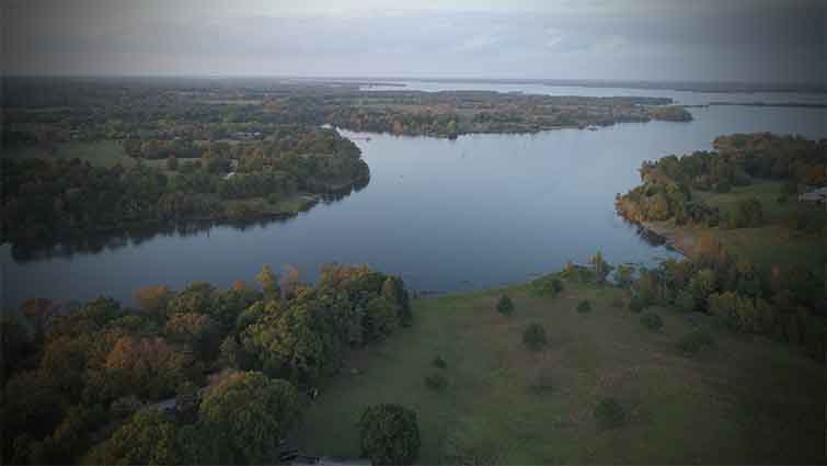 Large lake in Texas for Bass Fly Fishing