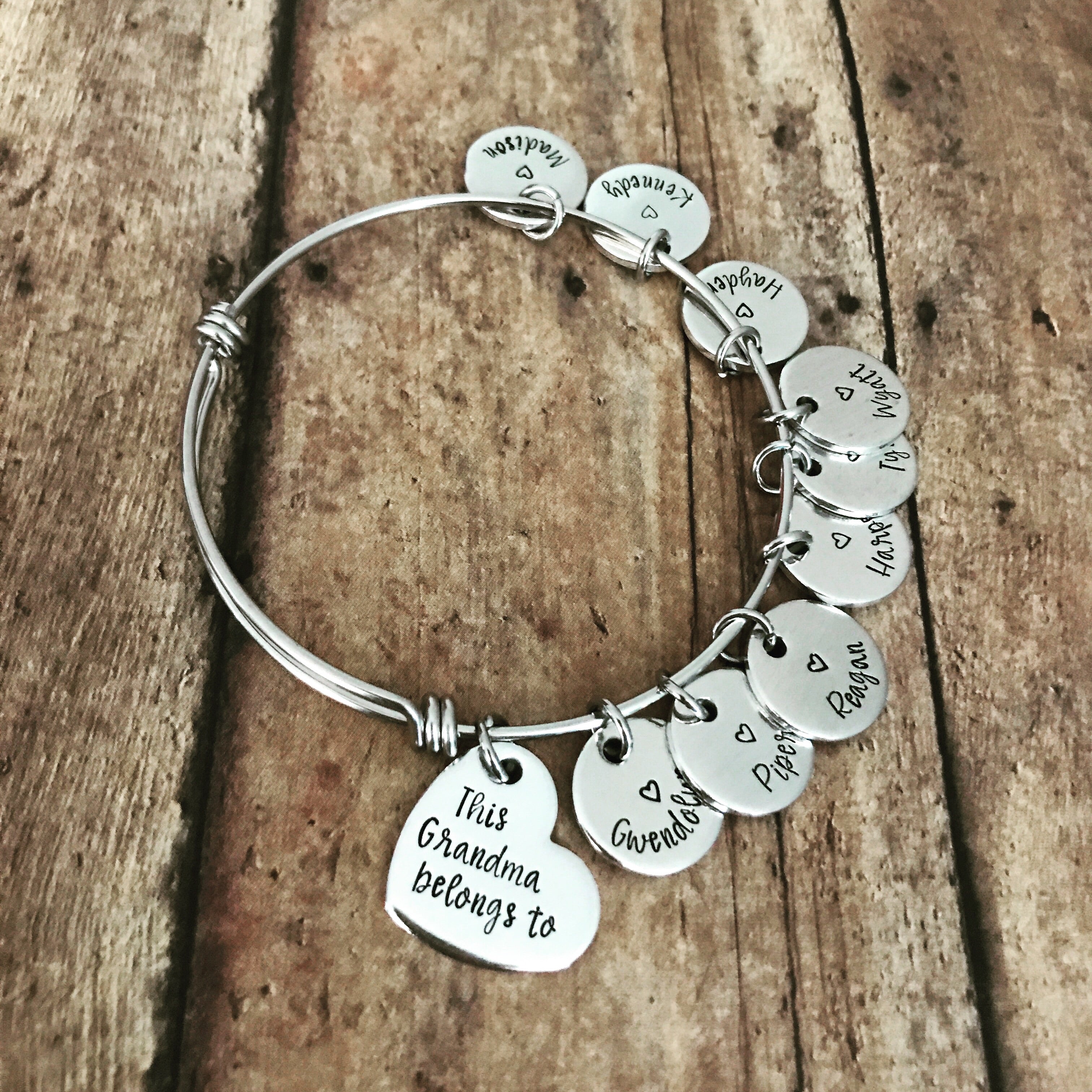 Discover 94+ personalized charm bracelets for moms latest - POPPY