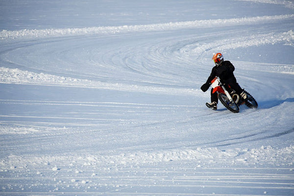 can you use dirt bike helmet for snowmobiling