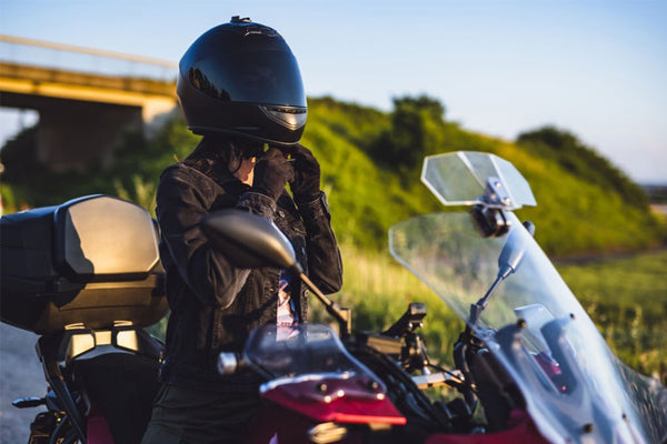 how to pick a motorcycle helmet