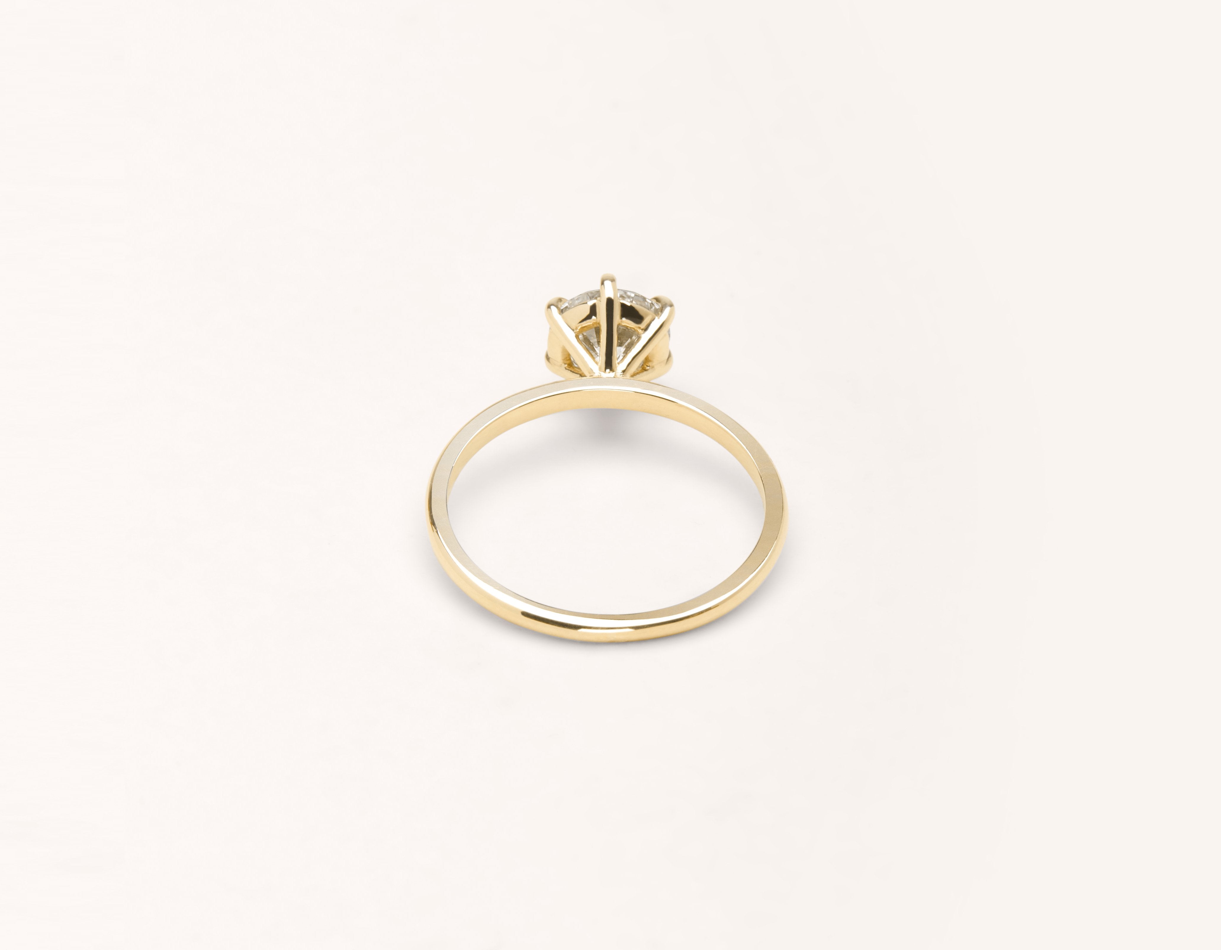 The Solitaire Engagement Ring | 18k Yellow Gold | Vrai & Oro Wedding