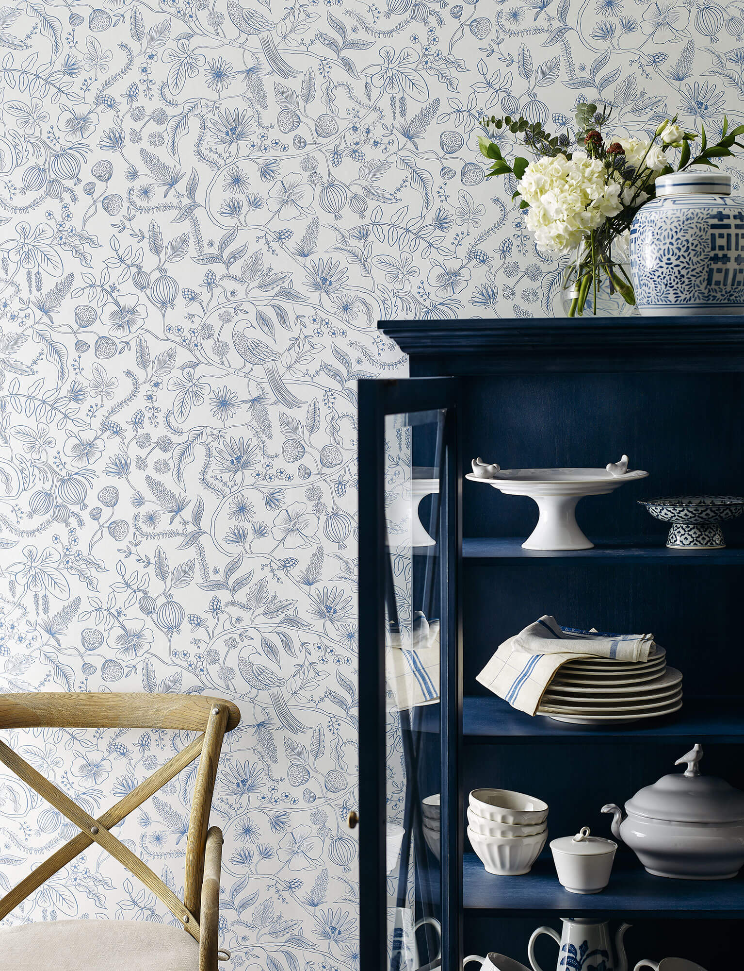 Giovanna Trail Blue  Cream Wallpaper  Belgravia Decor