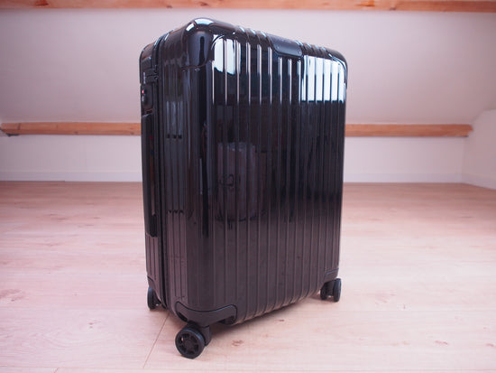 rimowa essential light