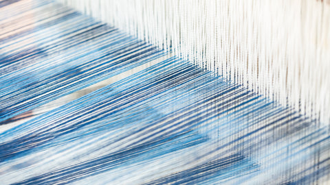 IKAT: Tận hưởng vẻ đẹp tuyệt vời của một trong những loại vải truyền thống độc đáo nhất trên thế giới - Vải IKAT. Với kỹ thuật nhuộm đặc biệt và màu sắc sặc sỡ, vải này chắc chắn sẽ khiến bạn mê mẩn ngay từ cái nhìn đầu tiên.