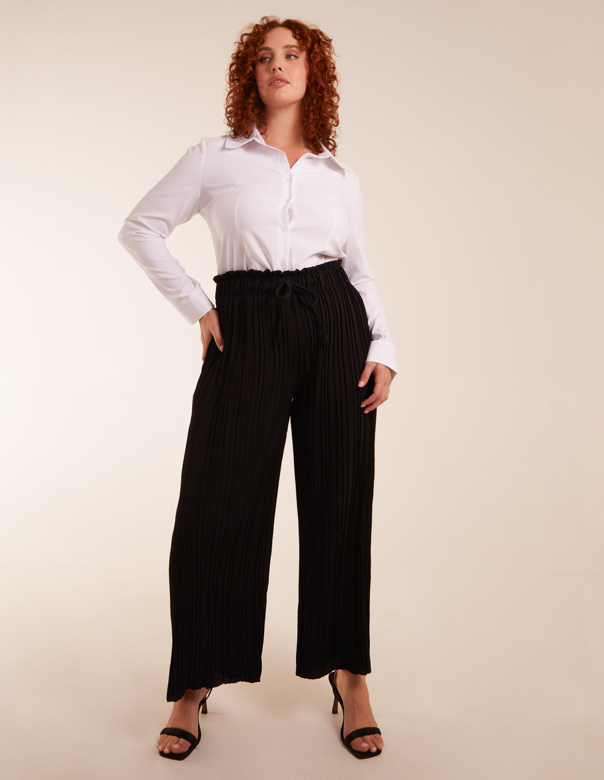 Curve Wide Leg Pleated Trousers - 22/24 / BLACK