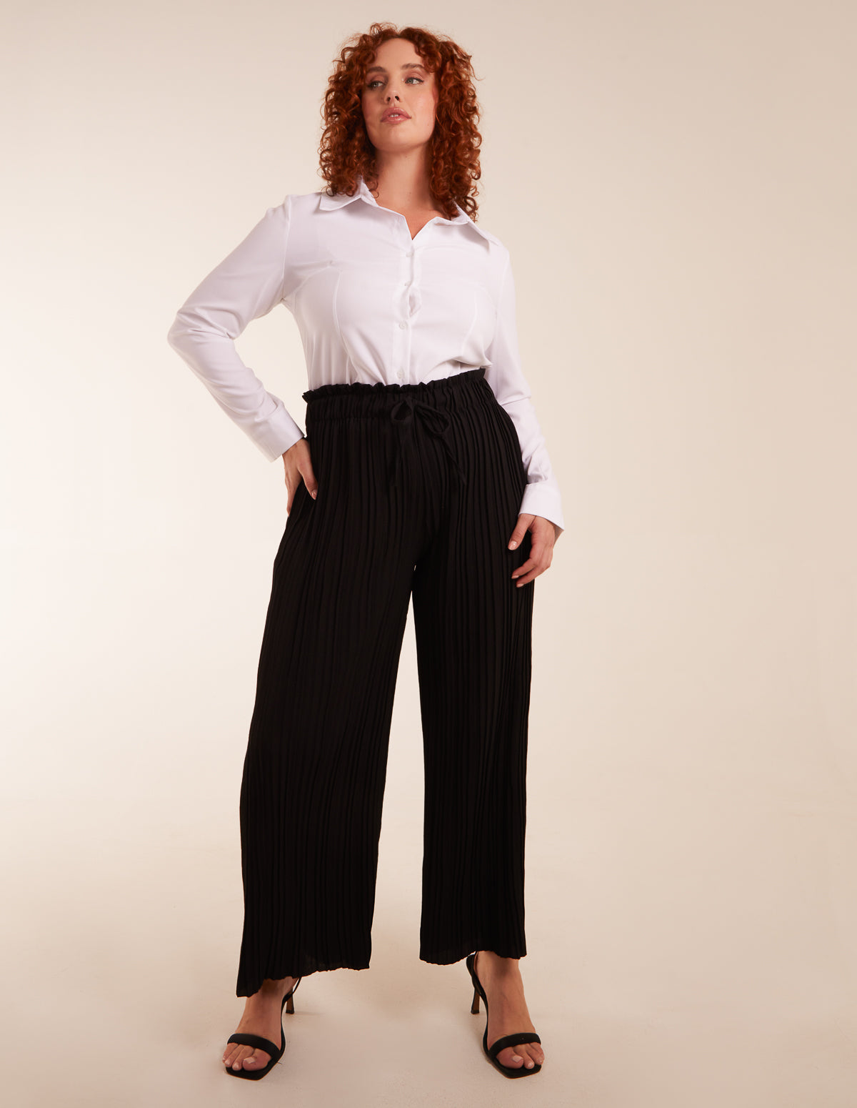 Curve Wide Leg Pleated Trousers - 26/28 / BLACK